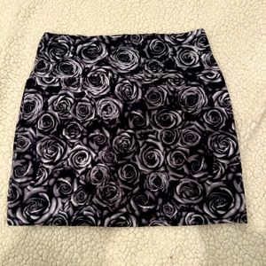 Mandee Black & Gray Floral Mini Skirt Size Medium